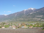 073.Le village de Saxé et la plaine, avril 2004