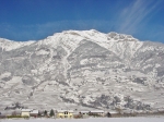055.Châtaignier, la plaine et le Grand Chavalard enneigé, février 2003